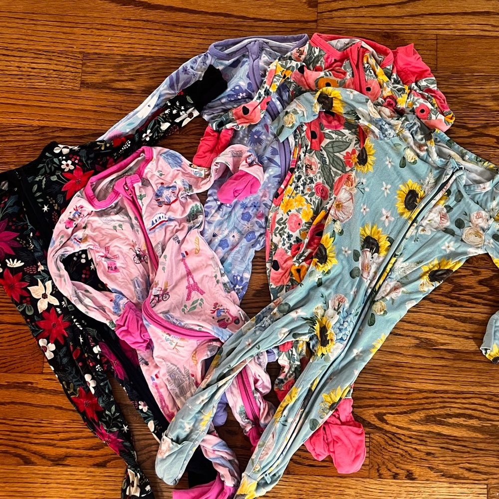 Lot of 5 baby girl little sleepies pajamas